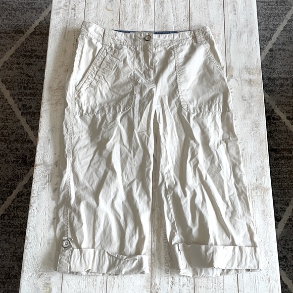 Off white capris - Picture 1 of 2